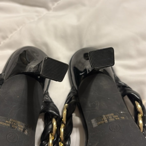 Liliana gold chain and black braided heels size 7 1/2 - Picture 5 of 6
